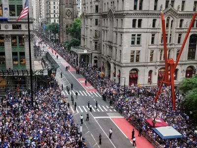Nueva York celebra a los Knicks tras 53 años de espera