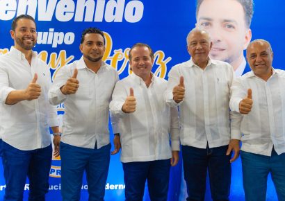 PRM juramentó a Danny Pérez y su equipo en El Higüerito, Espaillat