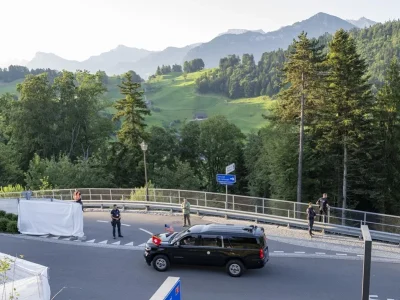 Delegaciones de Irán y EE.UU. se reúnen en Bürgenstock para avanzar hacia un acuerdo de paz