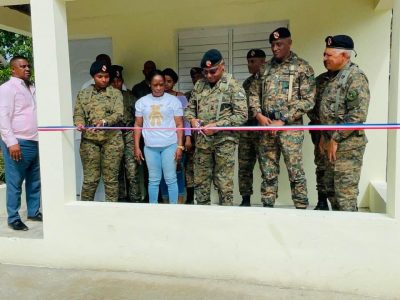 Ejército entregó vivienda reconstruida a dos hermanas militares en San Juan
