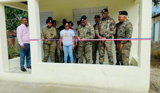 Ejército entregó vivienda reconstruida a dos hermanas militares en San Juan