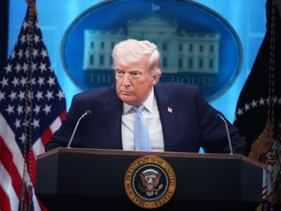 El presidente Trump advierte que EE. UU. destruirá el uranio iraní con o sin acuerdo de paz