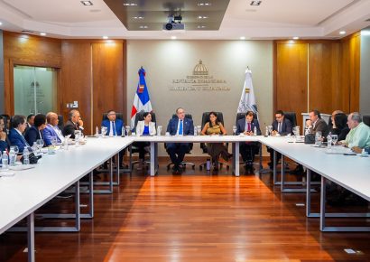 Sectores productivos y sociales valoran plan económico del Gobierno tras reunión con el ministro Magín Díaz