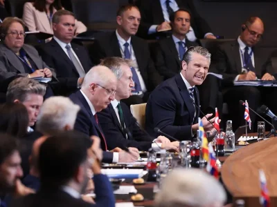 Estados Unidos critica la respuesta de sus aliados frente a Irán y analiza reducir su presencia militar en Europa