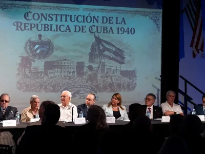 Exilio cubano en Miami plantea restablecer la Constitución de 1940 como base de una transición en Cuba