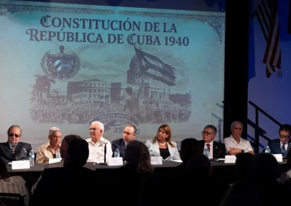Exilio cubano en Miami plantea restablecer la Constitución de 1940 como base de una transición en Cuba