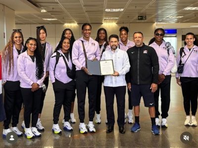 Embajador Takata recibe a Reinas del Caribe en Brasilia
