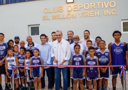 Presidente Abinader entrega renovado Club Deportivo El Millón Yireh en beneficio de más de 1,400 jóvenes