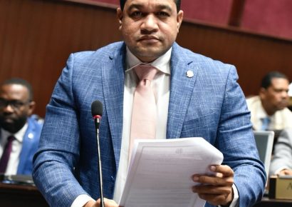 Diputado de Pedernales renunció a Fuerza del Pueblo en plena sesión