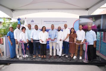 Gobierno invierte RD$48.5 millones en electrificación rural en Bahoruco