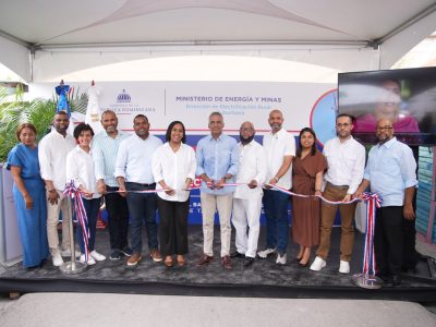 Gobierno invierte RD$48.5 millones en electrificación rural en Bahoruco