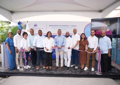 Gobierno invierte RD$48.5 millones en electrificación rural en Bahoruco