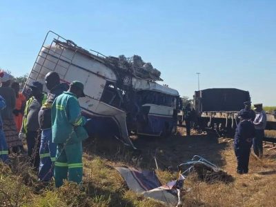 Tragedia en Zimbabue: nueve muertos y 26 heridos tras el choque de un tren y un autobús