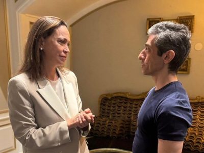 María Corina Machado se reúne con familiar de Nobel iraní para discutir situación de presos políticos