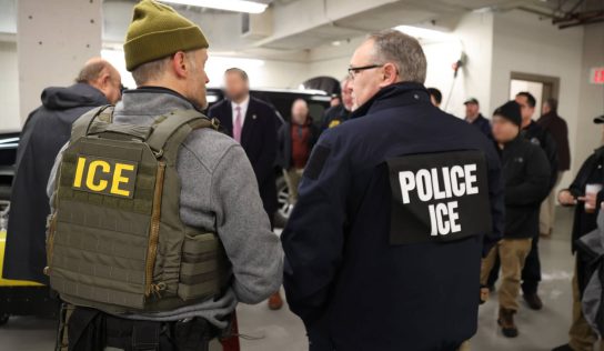 ICE cambia reglas de detención migratoria tras solicitudes de contratista privado, según The Washington Post