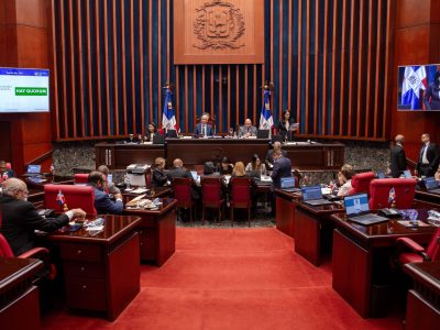 Senado aprueba de urgencia medidas económicas del Ejecutivo