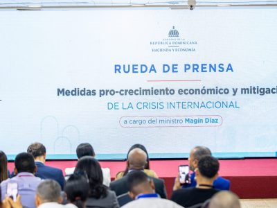 Gobierno aumenta mínimo exento del ISR y amplía deducciones educativas