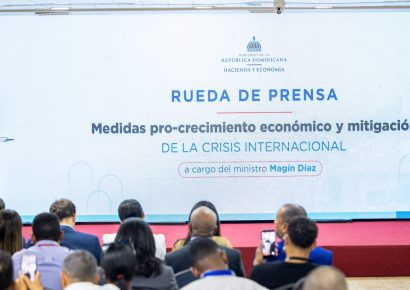 Gobierno aumenta mínimo exento del ISR y amplía deducciones educativas