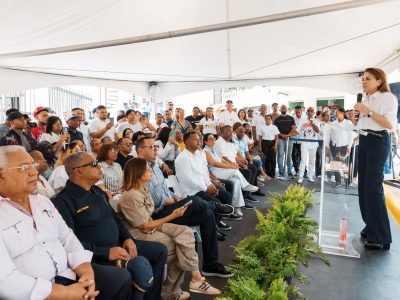 Carolina Mejía inauguró parque Monumental en Los Girasoles