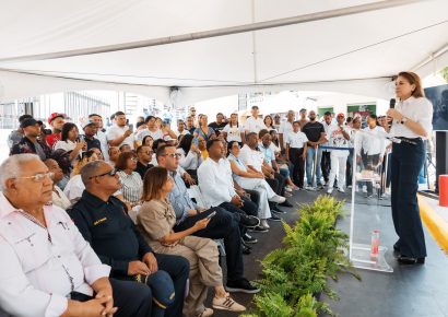 Carolina Mejía inauguró parque Monumental en Los Girasoles
