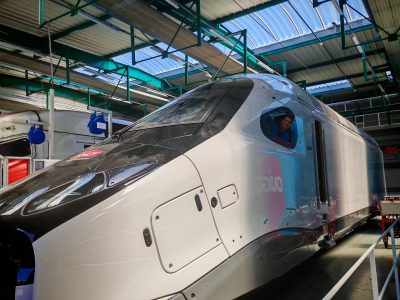 Inicia ensamblaje de trenes del Monorriel de Santiago en fábrica de Francia