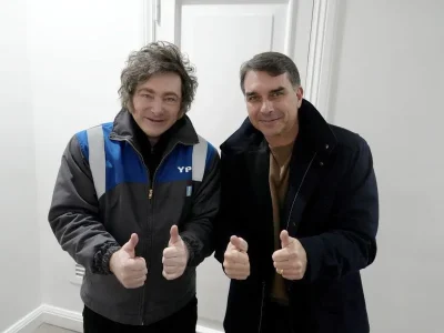 Milei respalda a Flávio Bolsonaro como candidato presidencial en Brasil durante reunión en Buenos Aires