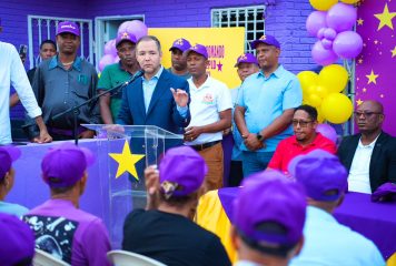 Johnny Pujols encabezó jornada política en Barahona con juramentaciones y críticas al gobierno