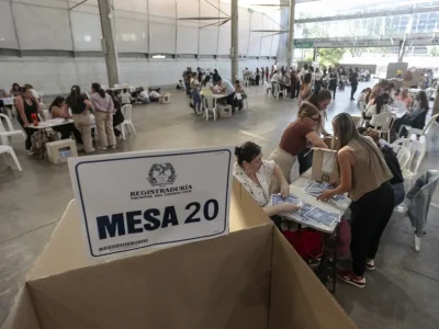 La autoridad electoral de Colombia desmiente acusaciones de fraude hechas por Petro en las presidenciales