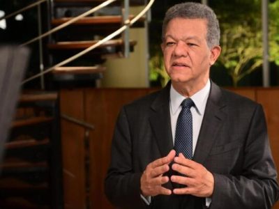 Expresidente Leonel Fernández respalda derecho de deportación y defiende postura migratoria de Trump