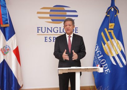 Leonel Fernández examina el impacto de las universidades en la cooperación académica en España en foro iberoamericano