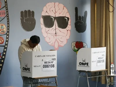 Los votos de las comunidades remotas y del exterior definirán al próximo presidente de Perú