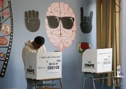 Los votos de las comunidades remotas y del exterior definirán al próximo presidente de Perú