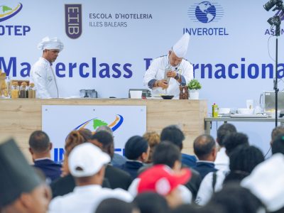 Chefs españoles destacaron hospitalidad y excelencia en conferencia del Infotep
