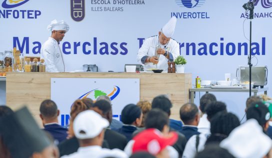 Chefs españoles destacaron hospitalidad y excelencia en conferencia del Infotep