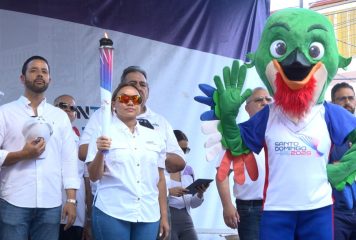 Moca recibió la antorcha de los Juegos Centroamericanos y del Caribe 2026 con júbilo y discursos patrióticos