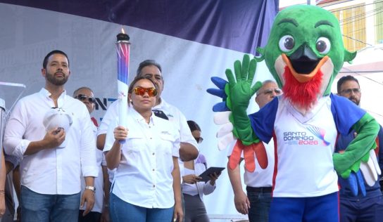 Moca recibió la antorcha de los Juegos Centroamericanos y del Caribe 2026 con júbilo y discursos patrióticos