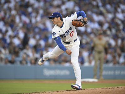 Shohei Ohtani quedó fuera de la alineación tras molestia en la rodilla