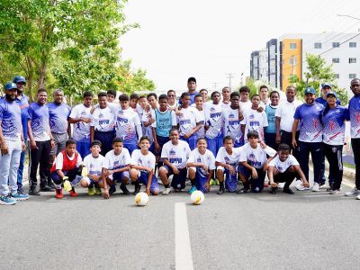 INEFI lleva deporte, salud y recreación a Ciudad Juan Bosch