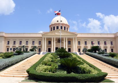 Abinader designa nuevos vicecónsules y auxiliar consular en siete países mediante el Decreto 342-26
