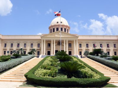 Presidente Abinader realiza nuevas designaciones consulares en Chile, EE. UU. y Venezuela mediante decretos