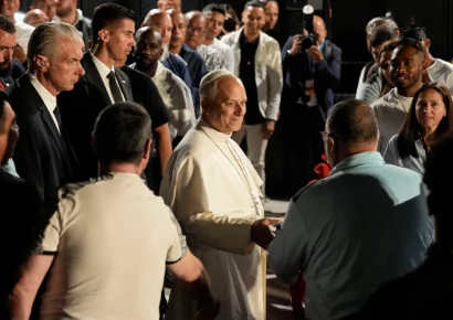 Papa León XIV llega en helicóptero a la Abadía de Montserrat, corazón espiritual e identitario de Cataluña