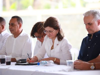 Gobierno iniciará titulación de parceleros en Monte Plata y refuerza apoyo al sector agropecuario