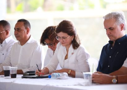 Gobierno iniciará titulación de parceleros en Monte Plata y refuerza apoyo al sector agropecuario