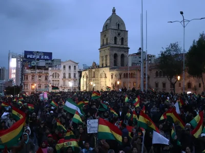 Ciudadanos en Bolivia exigen al Gobierno declarar el estado de excepción ante la crisis por bloqueos y protestas