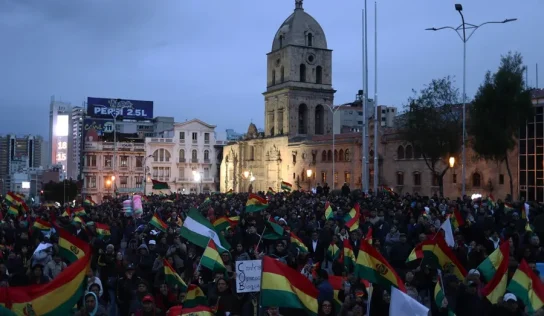 Ciudadanos en Bolivia exigen al Gobierno declarar el estado de excepción ante la crisis por bloqueos y protestas