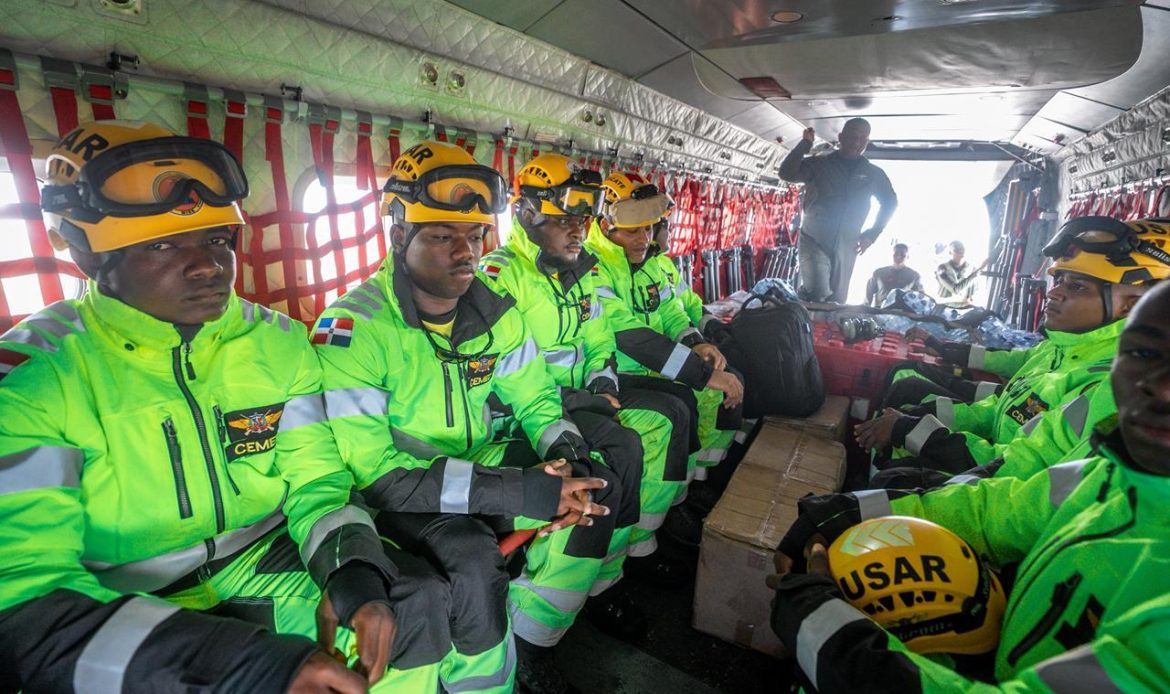 República Dominicana envía nuevo grupo de rescatistas a Venezuela para fortalecer labores humanitarias