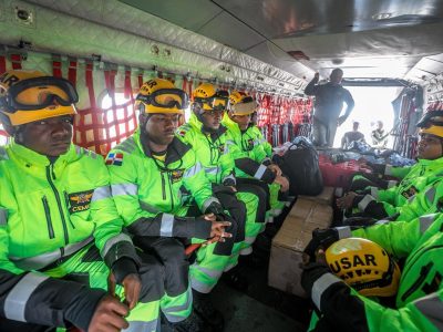 República Dominicana envía nuevo grupo de rescatistas a Venezuela para fortalecer labores humanitarias