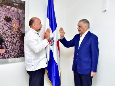PRD juramenta a Radhamés Guzmán tras su regreso desde el PRM