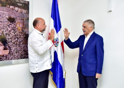 PRD juramenta a Radhamés Guzmán tras su regreso desde el PRM