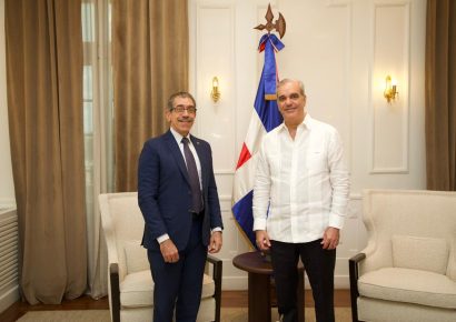 Abinader recibe al rector electo de la UASD, Jorge Asjana David en el Palacio Nacional